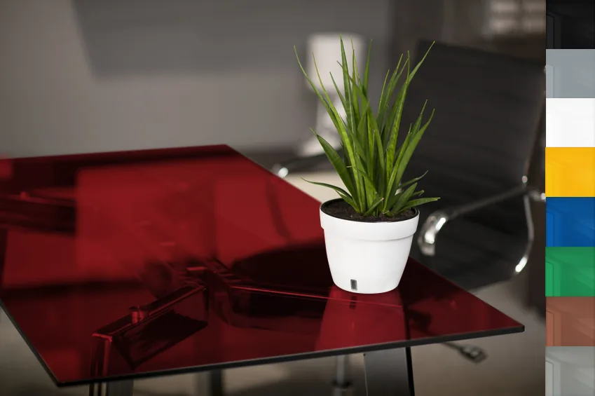 Glas für Tische: Schreibtisch in Farbe