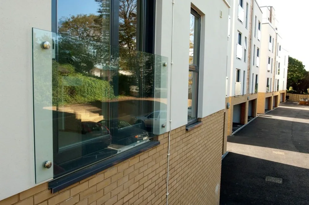 Balkonverglasung aus klarem VSG