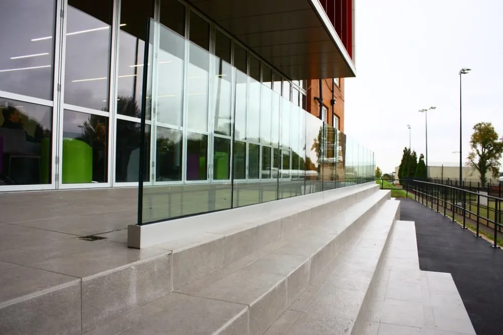 Glaswände für außen: Isolierglas, dreifach