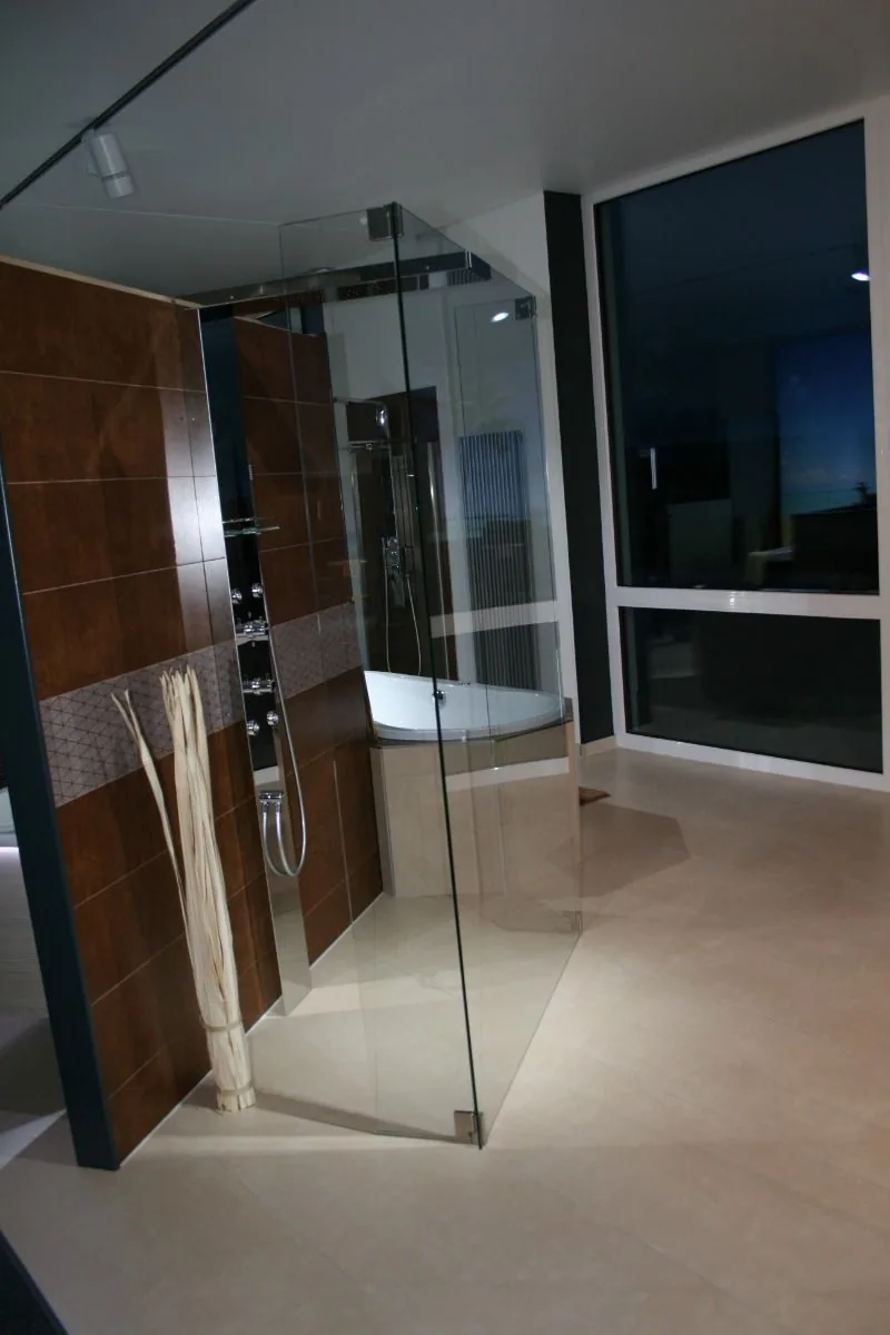 Walk-in-Dusche aus ESG-Glas